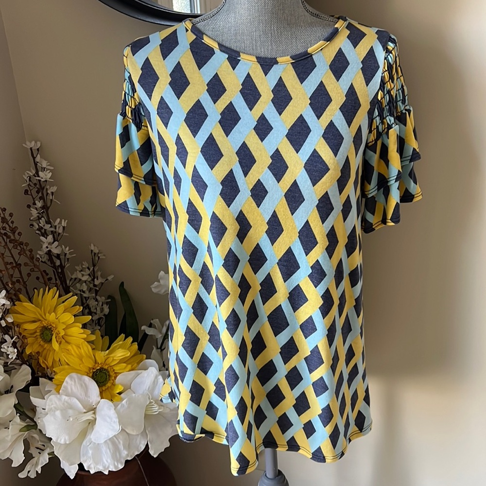 Raw Edge Yellow and Blue Geometrical Design Cinched Bell Cap Sleeve Top.  Sz Sm